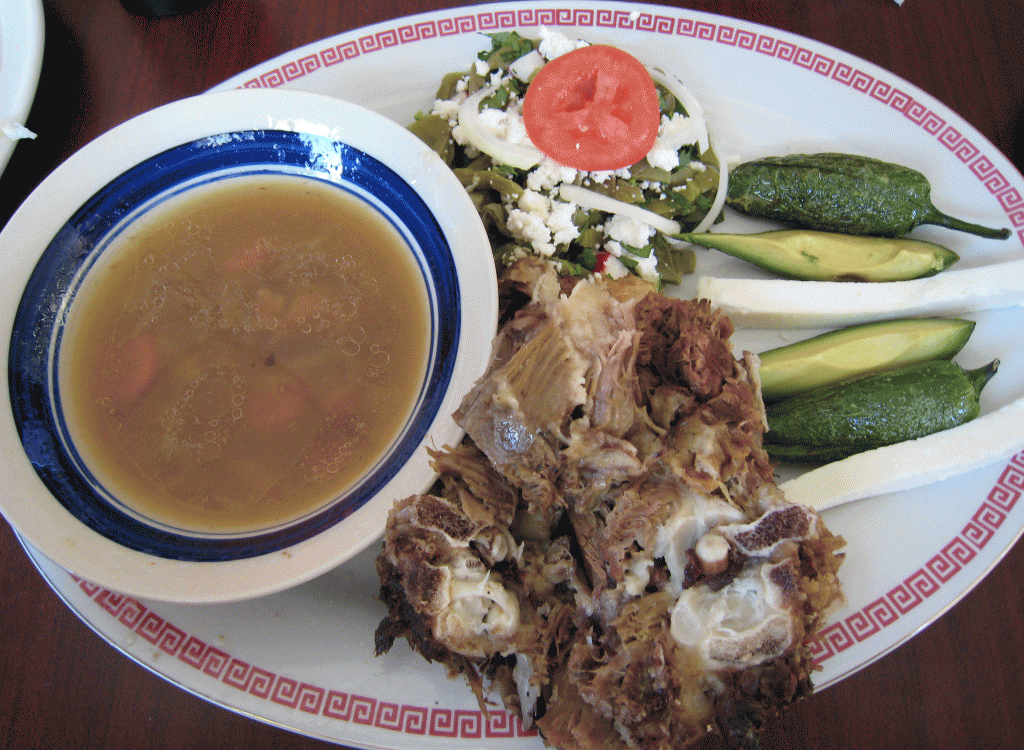 Barbacoa y Consome de Borrego al Estilo Puebla